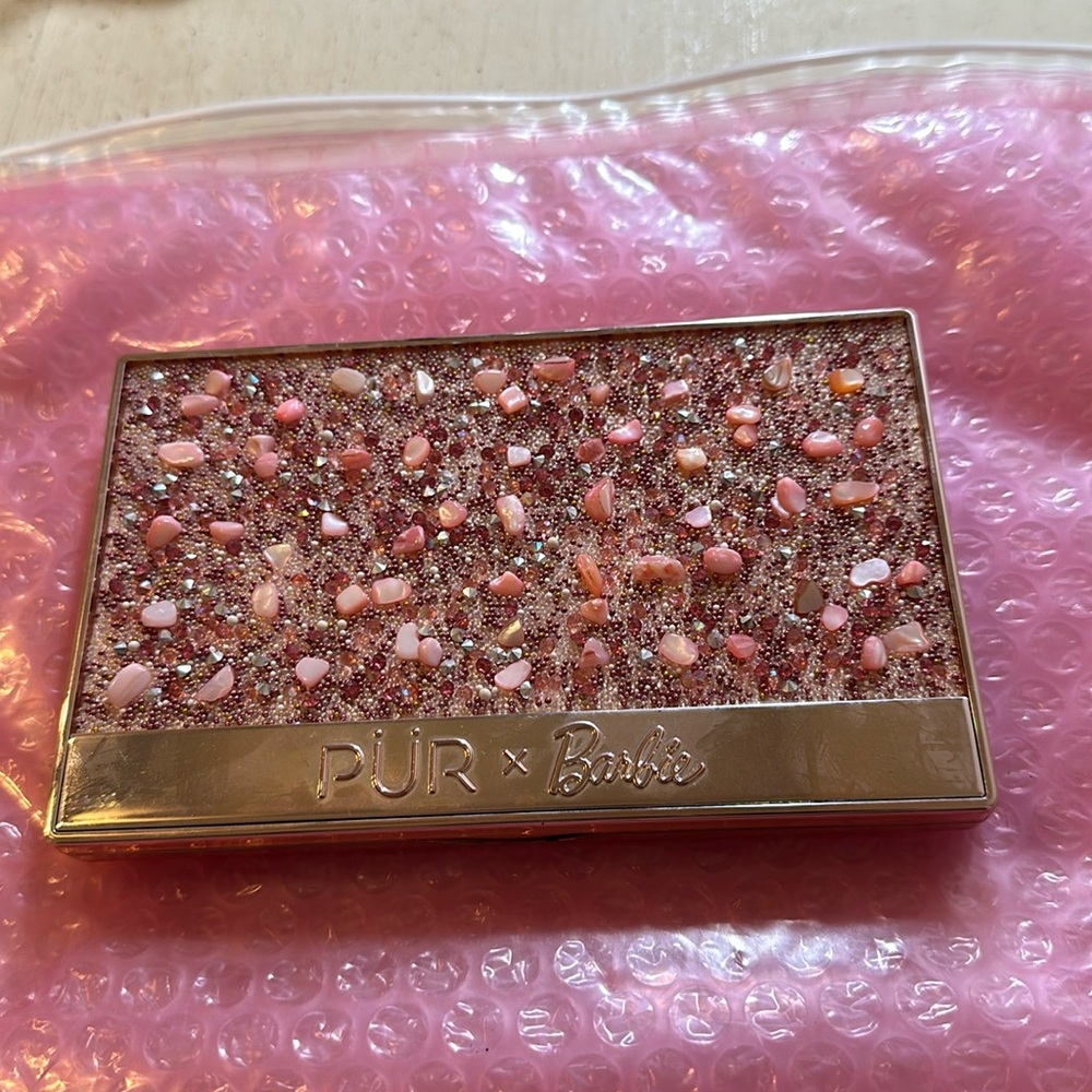 Pur x Barbie palette